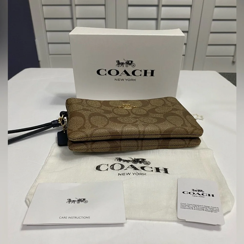 NWT COACH Signature Wristlet Double Zip - Picture 9 of 11